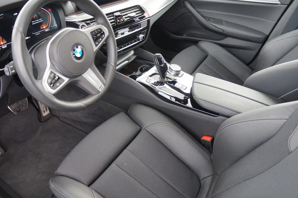 BMW 530 D TOURING M SPORT*LIVE COCKPIT PROF*HIFI*ACC Image 5