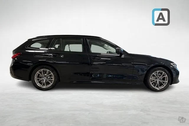 BMW 330 330 G21 Touring 330e xDrive A Charged Edition Sport  Image 7