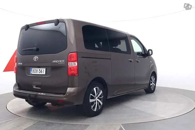 Toyota Verso Family L1 2,0 D 180 Automaatti - Huippuvarustee Image 5