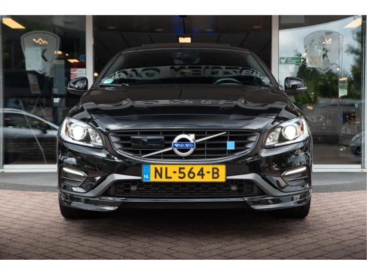 Volvo V60 2.0 T6 AWD Polestar R Design  Image 2